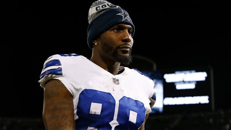 “I’m $56 Million All-Pro Receiver Banned from Alcohol, Strip Clubs, and Forced to Hire Security Team in Brutal Contract”