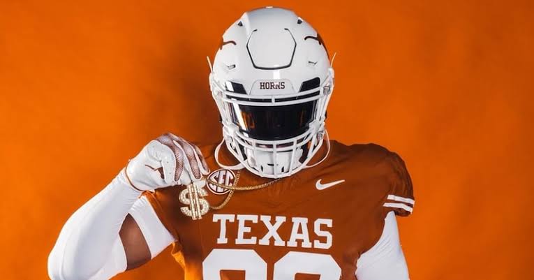 Texas Longhorns land 5-star edge rusher over Oregon, Texas A&M, Ohio State